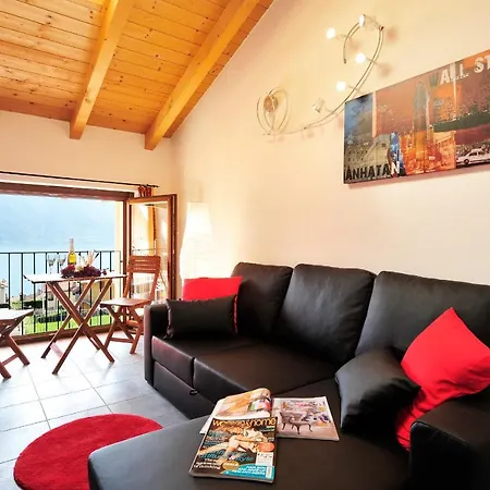 Sleeps 6 Pool Apartment Musso